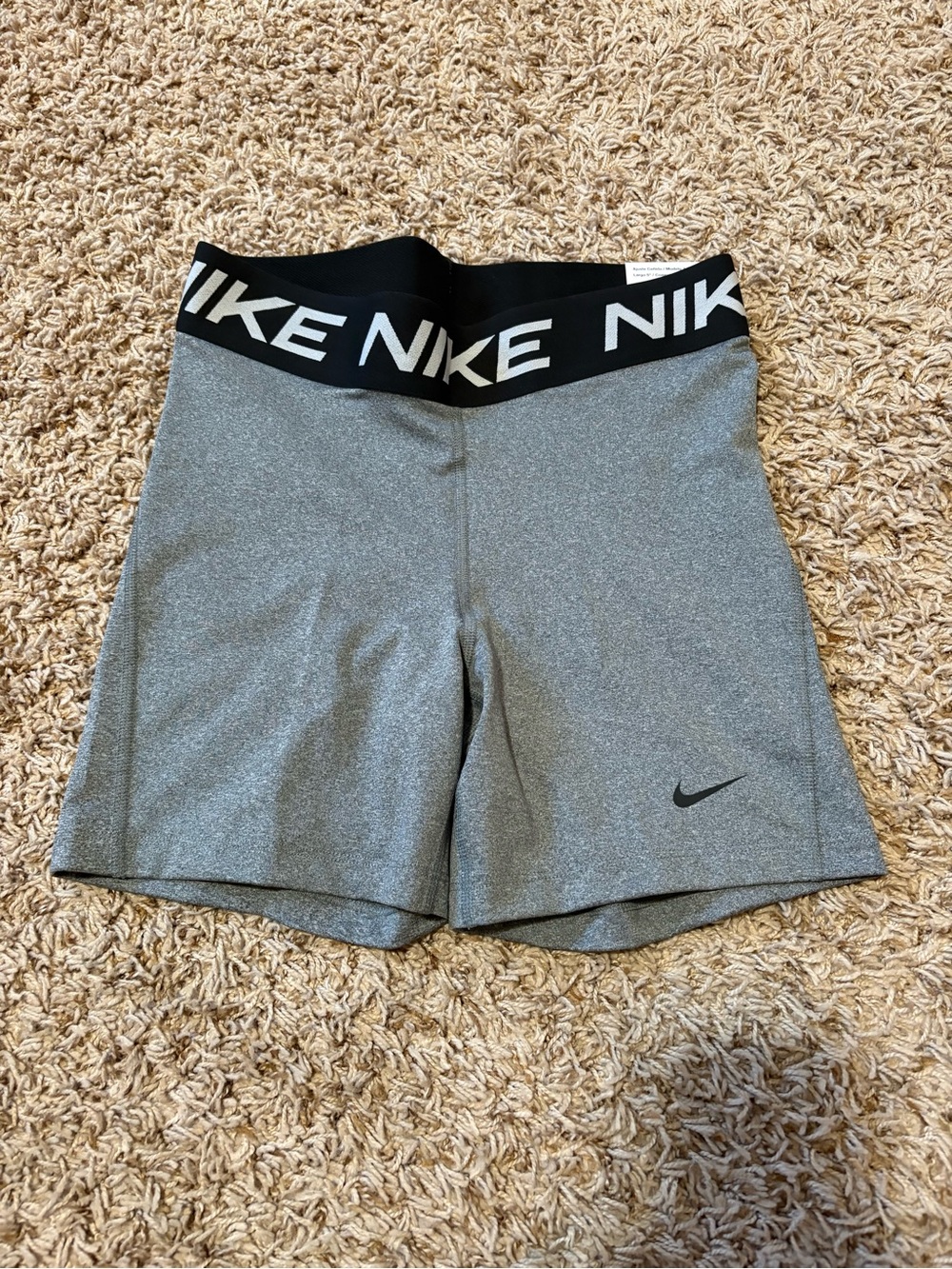 Nike Compression Shorts Womens size Medium NWT gray 5” inseam